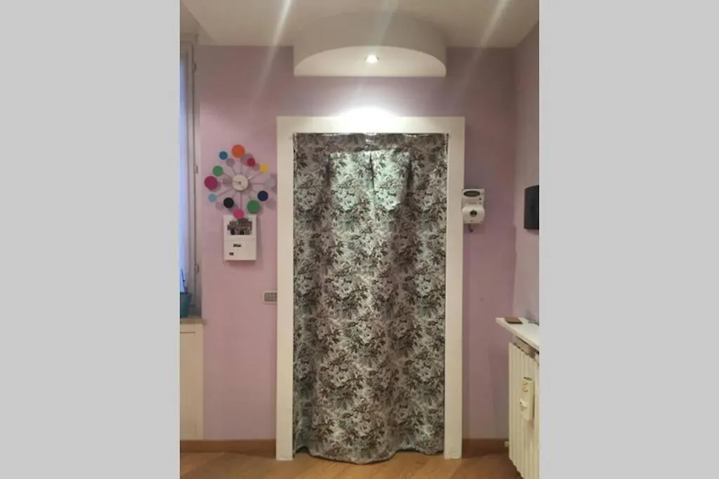 Apartment Squisito Appartamento In Stabile Vecchia Milano Italy