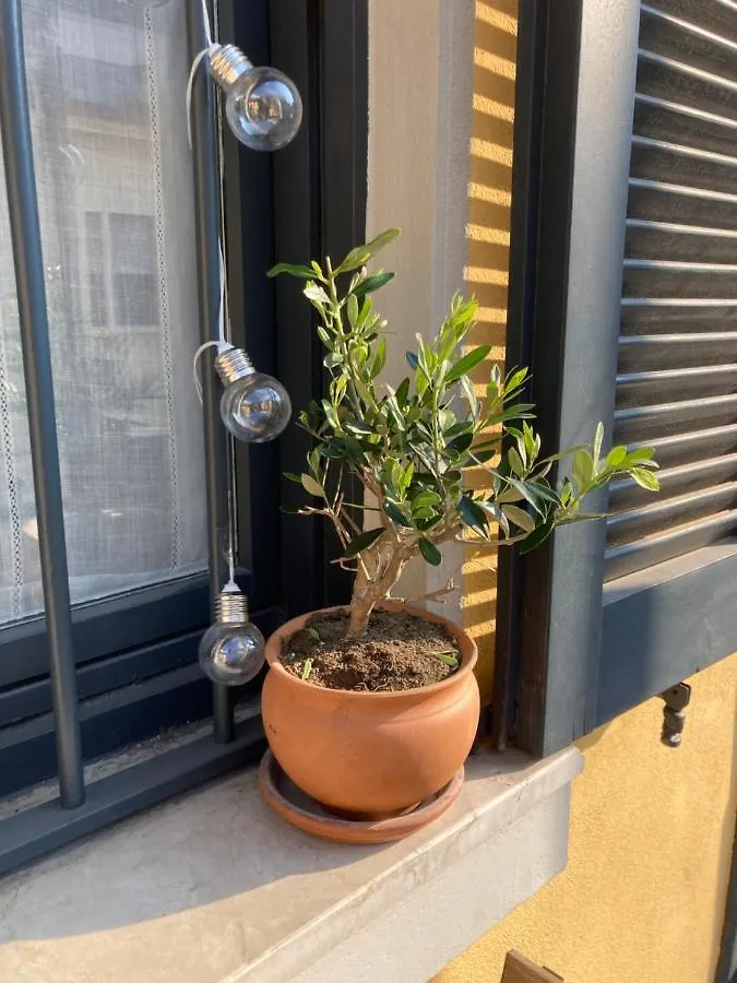 Squisito Appartamento In Stabile Vecchia Milano Italy